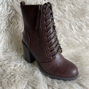 Malia Round Lace Up Ankle Booties, size 7.5 Women